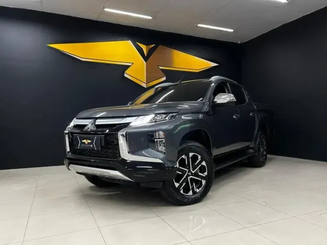 Mitsubishi L200 Tri. S.urban HPE-S 2.4 4X4 Die. AUT 2025