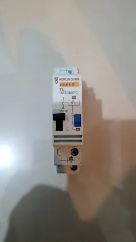 Lote 60 Telerruptores Relé Impulso Multi9 TL 1P 16A 48VAC/24VDC Merlin Gerin 15512
