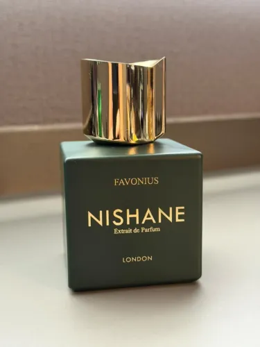 Perfume de Nicho Nishane Favonius