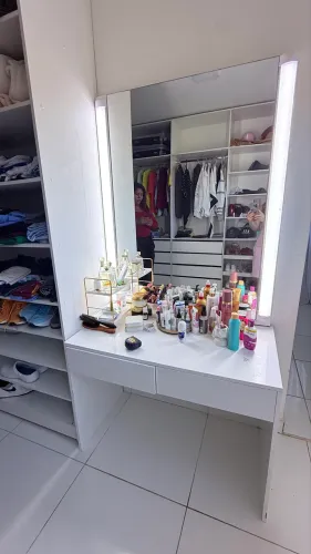 Penteadeira de maquiagem