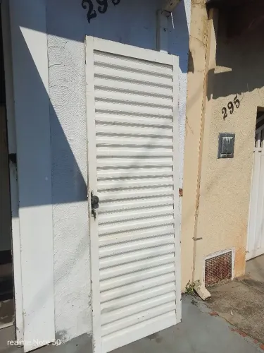 Porta de aço com fechadura e chave!