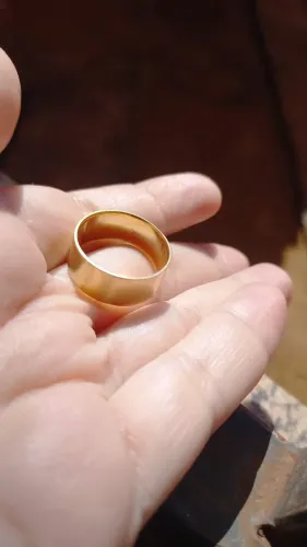 VENDO ALIANÇA DE OURO 18K