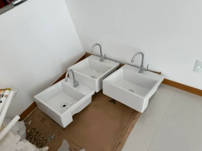 Cubas de sobrepor com torneira