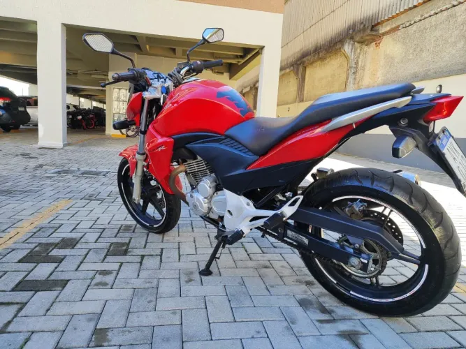CB 300R FLEX | 2014 | VERMELHA