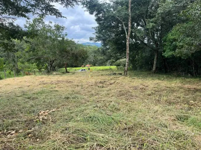 Lote à venda em Piracema, com 1.000 m², Terreno escriturado, localizado ao lado da capela.