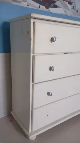 Desapego de cômoda de madeira 
