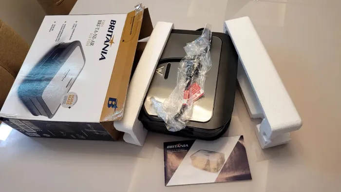 Sanduicheira e Grill Britânia BGR25B 750W - Nova, Nunca Usada<br>