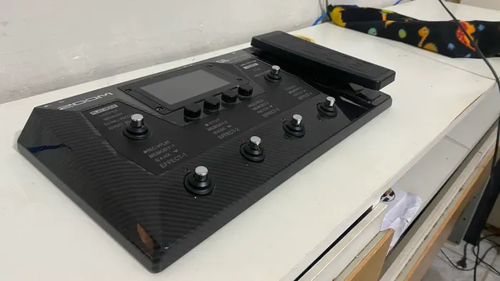 Pedaleira Zoom G6