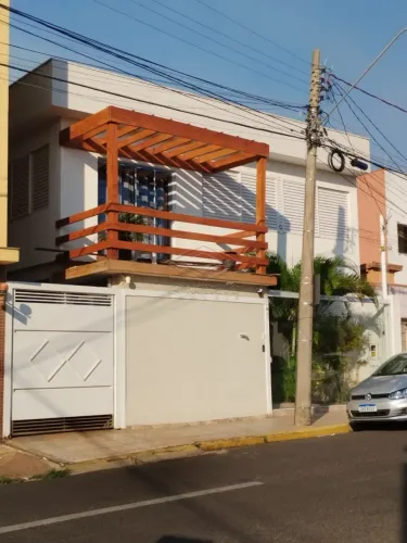 SOBRADO COM SALA COMERCIAL - 04 DORMITÓRIOS - 01 SUÍTE - VILA BRUNHARI
