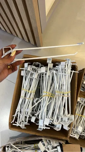 Gancho para gancheiras 20cm c/ porta etiqueta