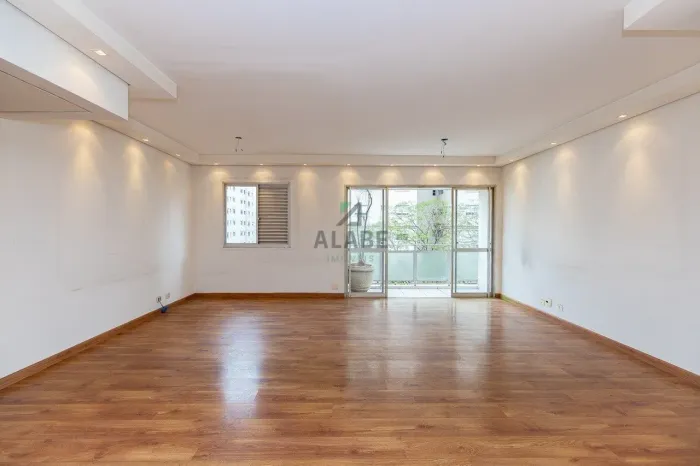 Apartamento para venda em Campo Belo com 2 quartos, sendo 1 suíte, 92m²