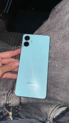 Samsung Galaxy A06 128 GB - Azul-Claro (Usado / Excelente Estado)
