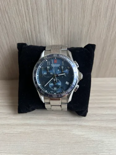Relógio Victorinox Swiss Army Chronograph 241120 Original Safira Preço: R$ 2.490
