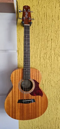 Baixolão Seizi Kioto mini bass. Escala curta. Eletroacustico. <br>curta. Eletroacustico