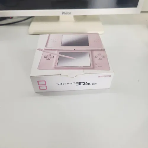 Nintendo DS LITE ROSE CIB serial batendo com a caixa impecável
