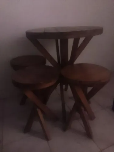 Conjunto mesa em madeira