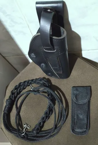 Suporte de Cinto Multiuso + Acessório para Lanterna Pequena + Cordão de Segurança