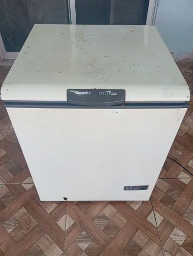 Vende-se freezer consul uma tampa