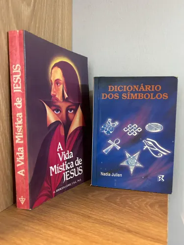 Dois livros de misticismo