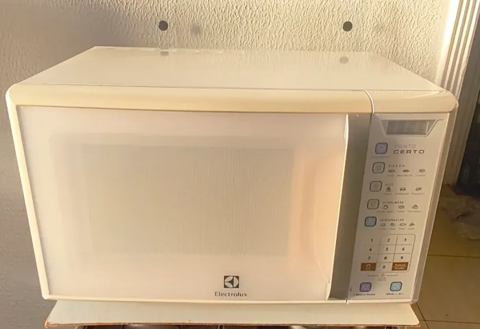 Microondas Eletrolux 31l - Vendo URGENTE!