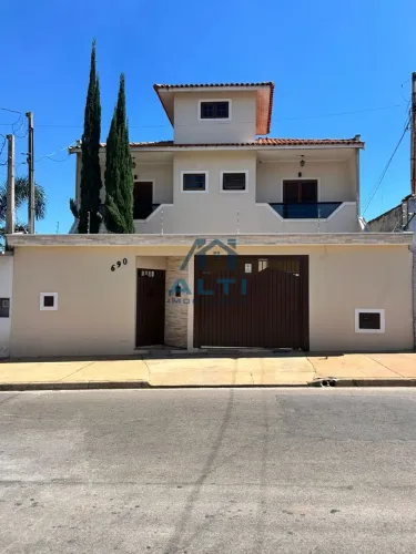 Maravilhosa casa no Alto do Santa Cruz Venda ou Locação!