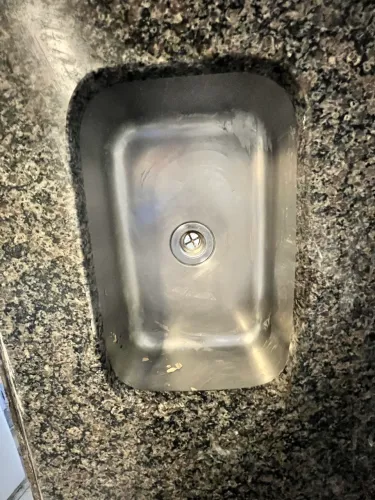 TAMPO EM GRANITO CINZA ITABIRA