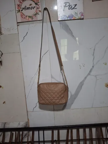 Vendo bolsa toda em couro arezzo 
