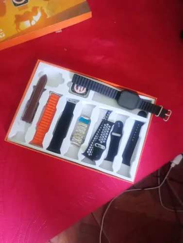 Relógio Max com 6 pulseira diferentes