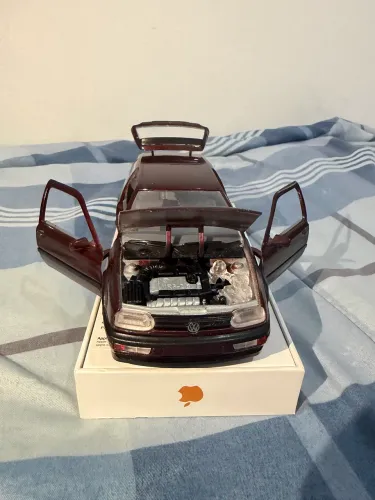 Miniatura Golf GTI VR6 escala 1/24