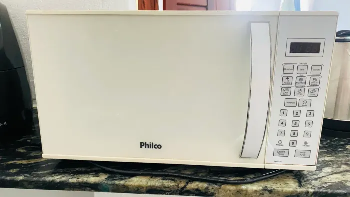 ? Micro-ondas Philco 21L ? R$ 250