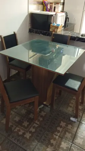 Mesa 4 cadeiras