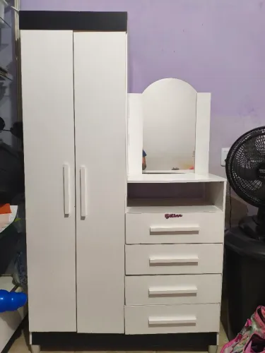 Guarda-roupa infantil