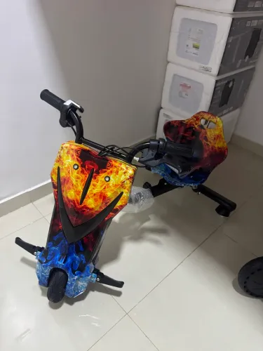 Triciclo elétrico versão adulto/criança