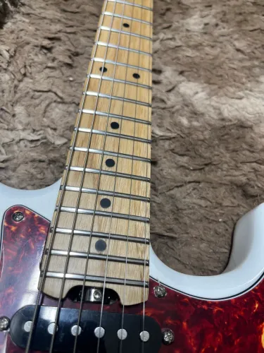 Guitarra stratocaster Studebacker nova