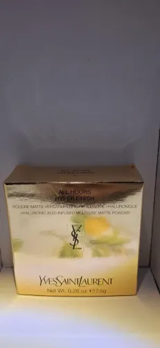 Pó compacto e pó bronzeador Yves Saint Laurent