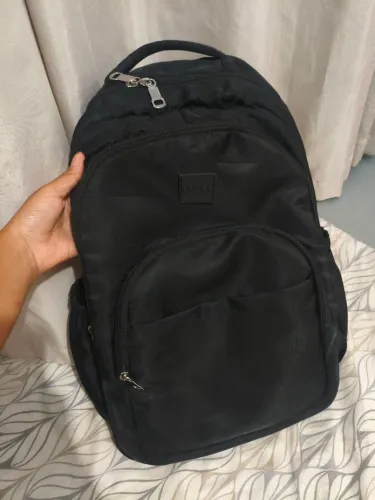 Mochila preta reforçada