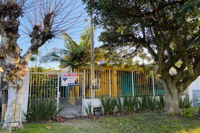 CASA CHARMOSA EM EXCELENTE LOCALIZAÇÃO NO BALNEARIO CASSINO