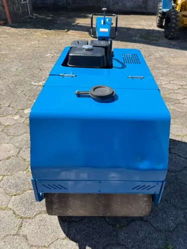 Rolo compactador vibratório 550 kg