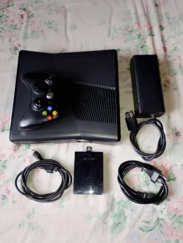 Xbox 360 slim destravado Rgh 3.0 hd 500gb lotado de jogos