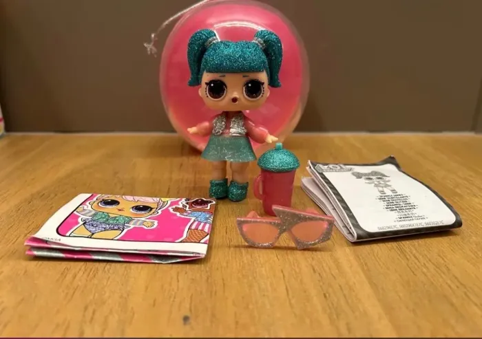lol surprise sparkle série scintillante glamstronaut, em excelente estado.