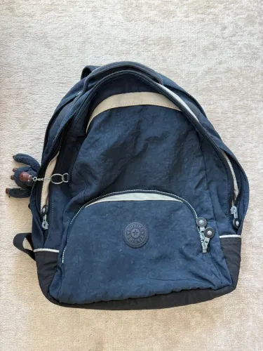 Mochila Kipling azul marinho