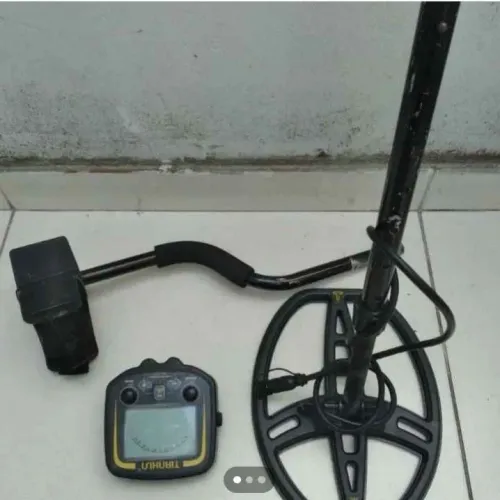 Vendo um detector de metal 