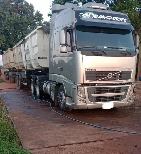 Volvo FH 460 6x4 ano 2014