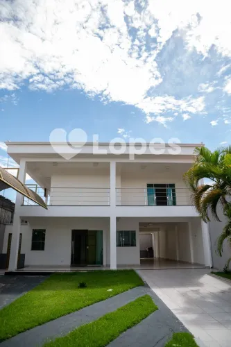 Sobrado 4 Quartos à Venda no Parque das Amendoeiras, Goiânia Próx. ao Atacadão