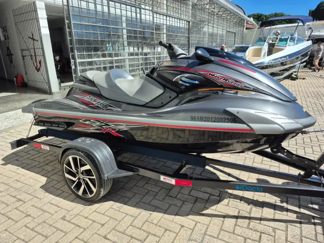 Jet ski Yamaha fzr 1.8 230 hps