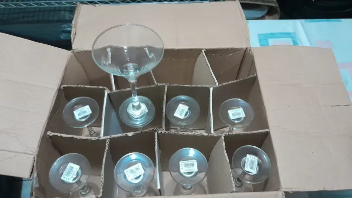 Caixa com 10  Taças para martine 