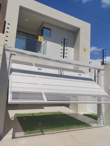 Duplex disponível para venda no Bairro Jardim Amazonas.