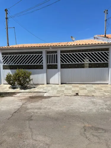 Alugo ótima casa 03 Qts samambaia sul