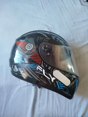 Capacete fly