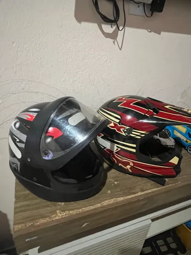 Capacetes pra trocar em outro